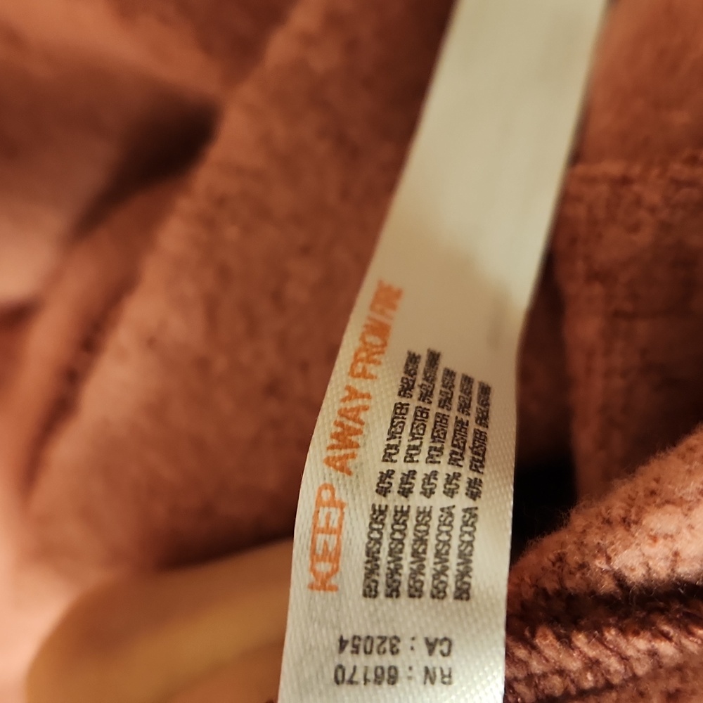 NWT Urban Outfitters Cinnamon Roll Terracotta Oversized V-Neck Thermal Sweater - Picture 5 of 5